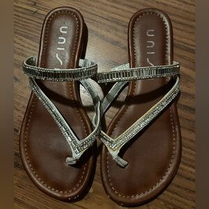 Unisa silver rhinestone thong flip flop flat sandals size 7